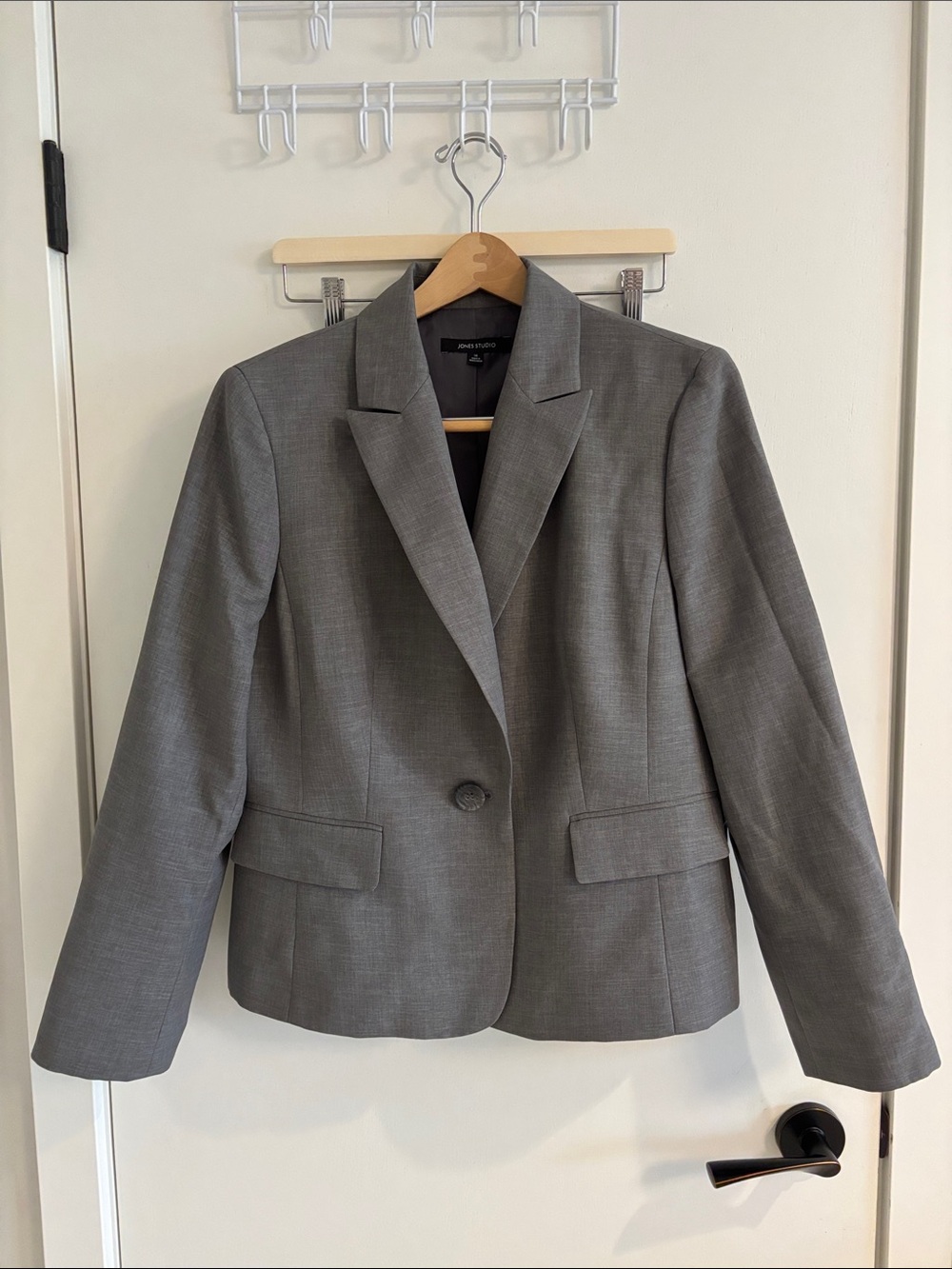 Jones Studio Gray Single-Button Tailored Blazer